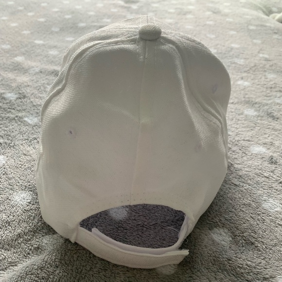 Grizzly bear hat - Picture 3 of 4